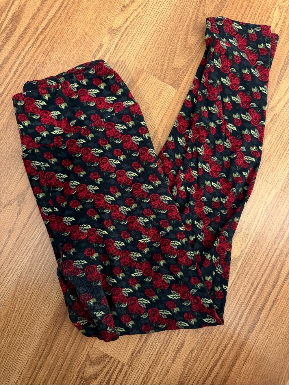 LuLaRoe Black Leggings with Red Rose Print